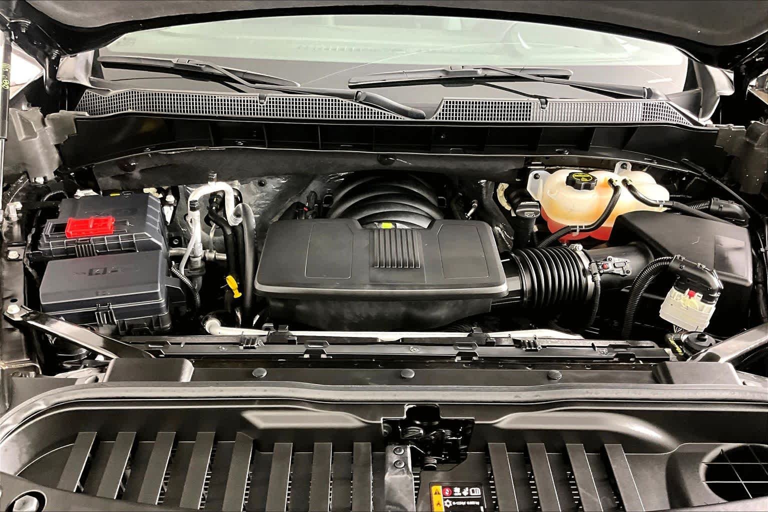 Used 2025 Black Chevrolet RST image 28