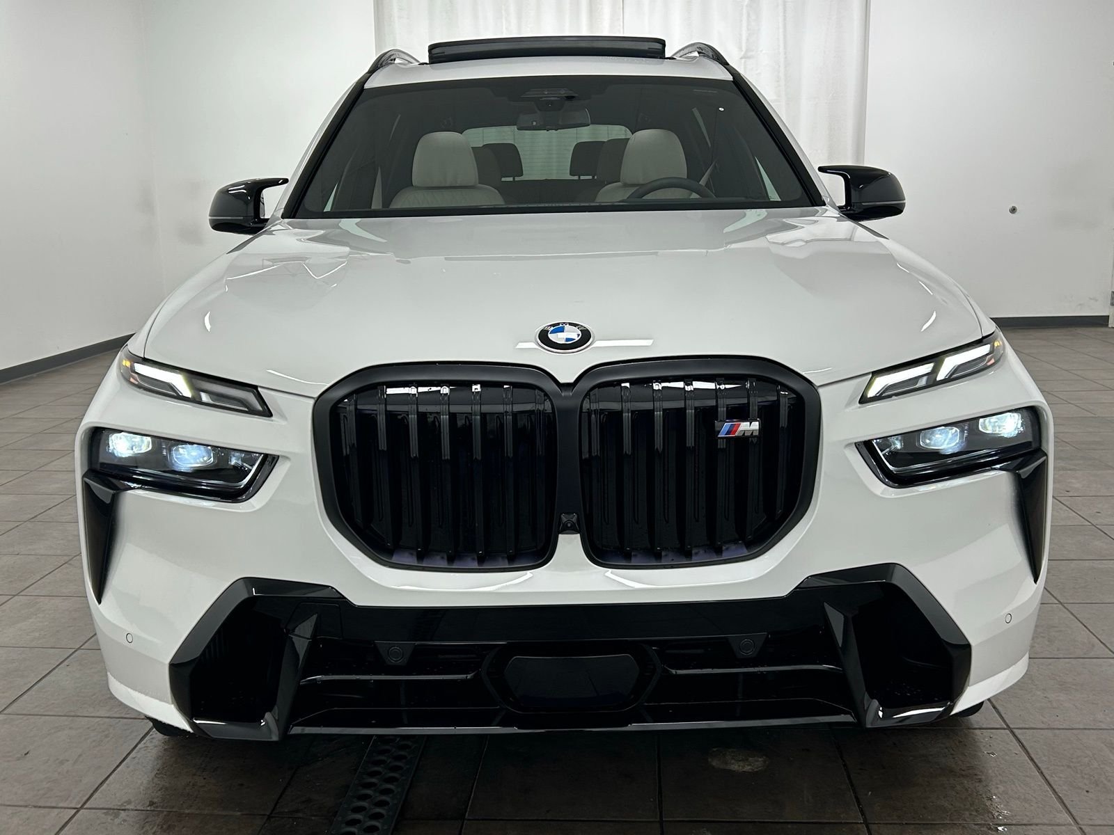 New 2026 Alpine White BMW M60i image 7