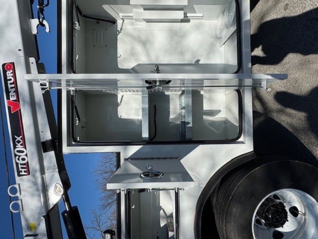 New 2025 Oxford White Ford XL image 16