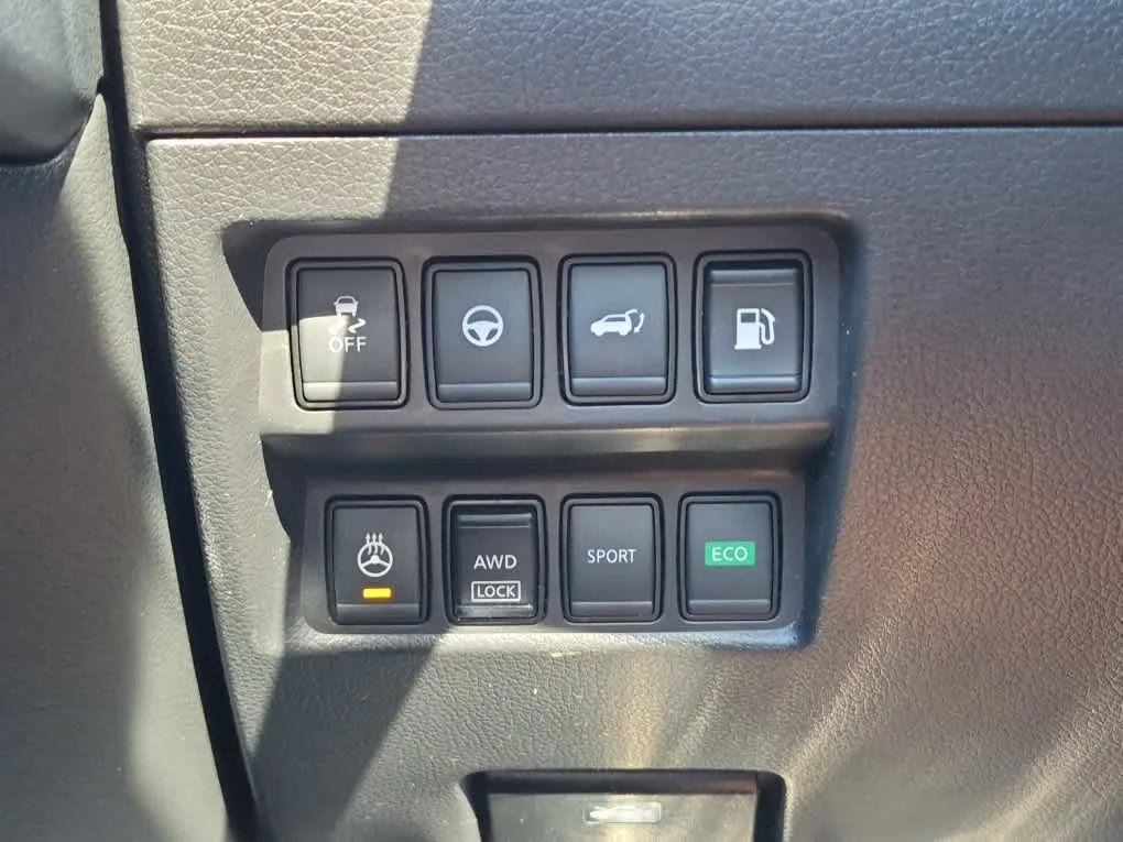Used 2020 Gun Metallic Nissan SV image 18