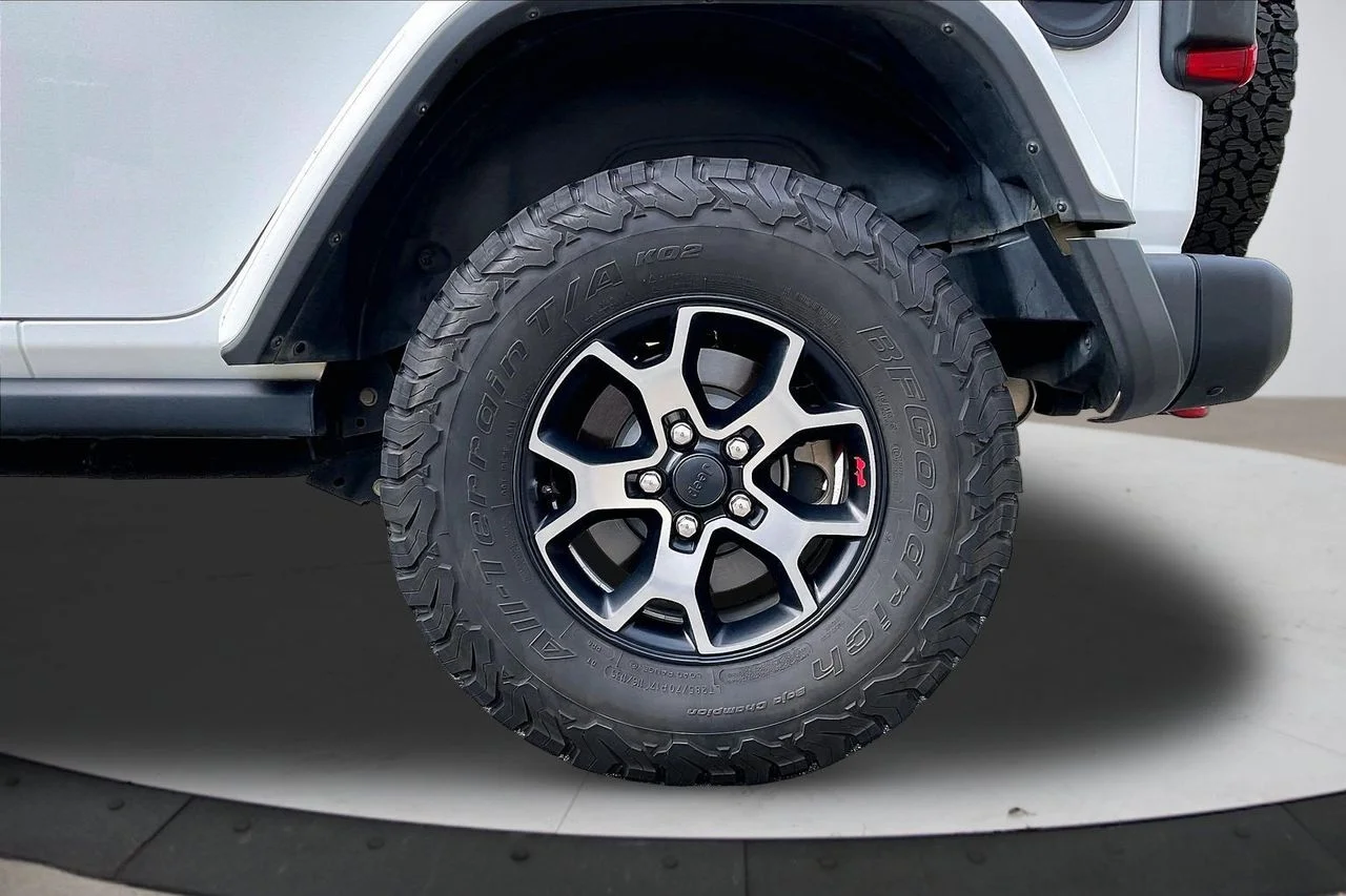 Certified Used 2018 White Jeep Rubicon image 35