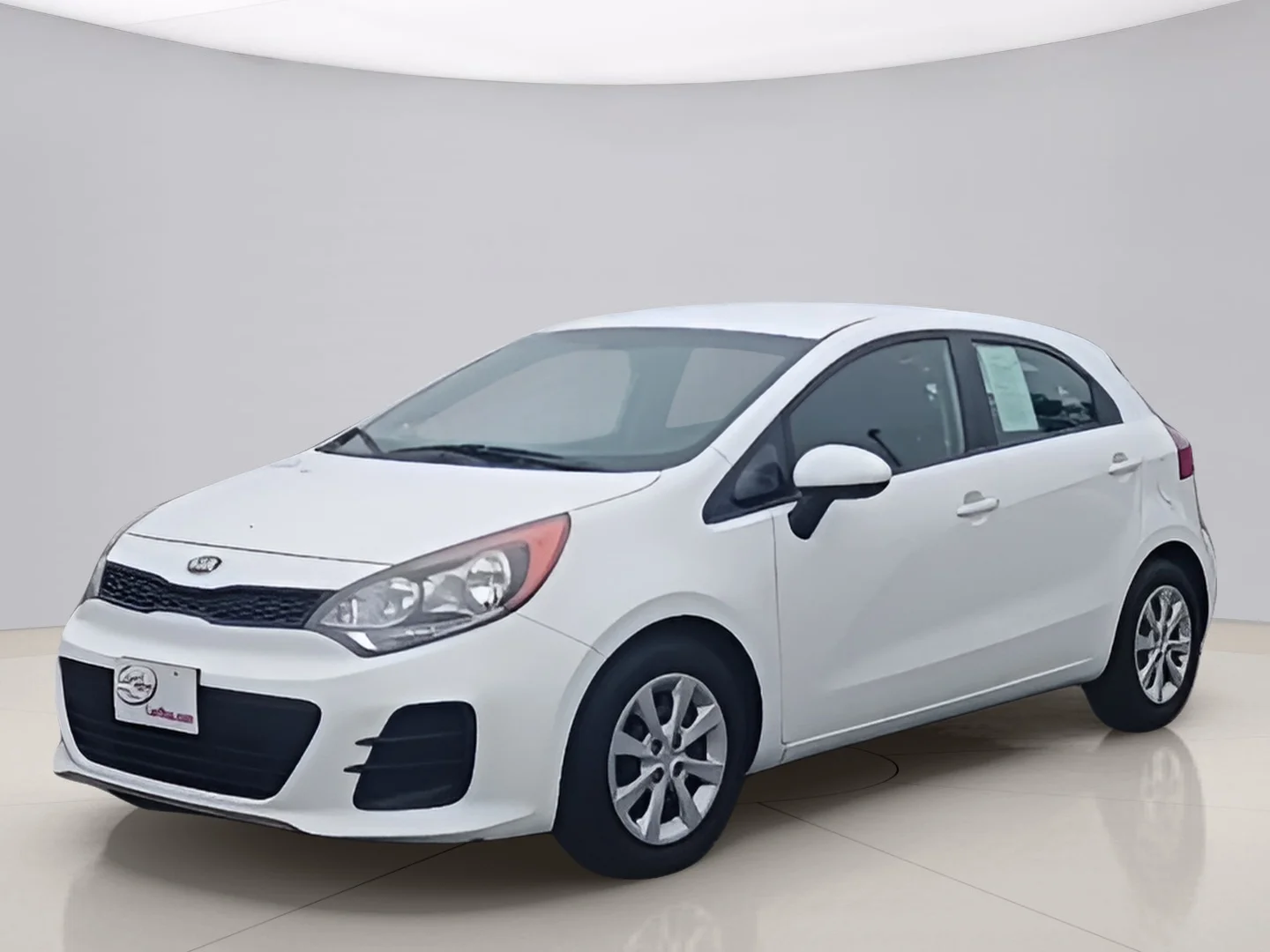 Used 2016 White Kia LX image 1