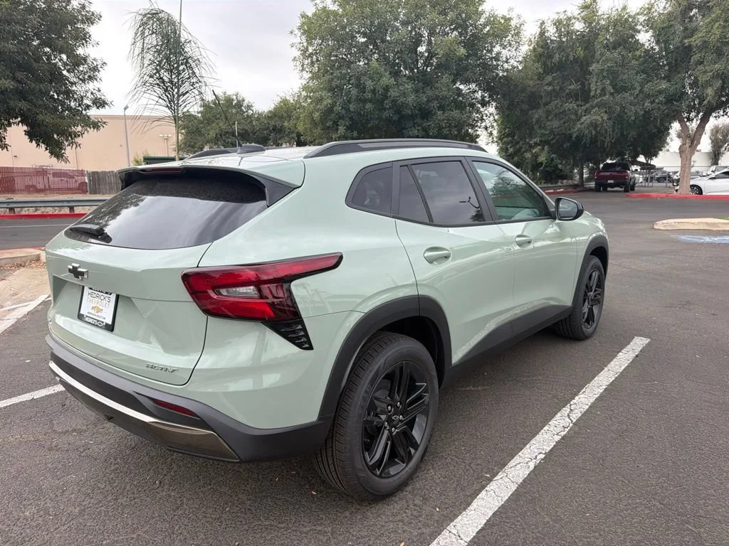 2026 Chevrolet Trax Activ - Photo 7