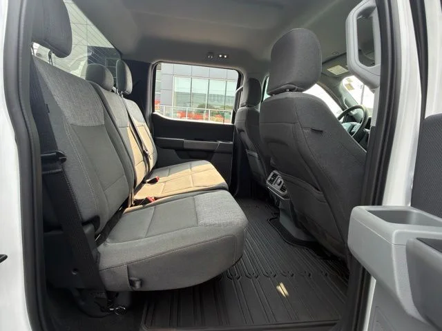 Used 2023 Oxford White Ford XLT image 30