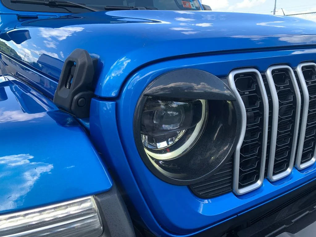 Used 2024 Blue Jeep Sahara image 34