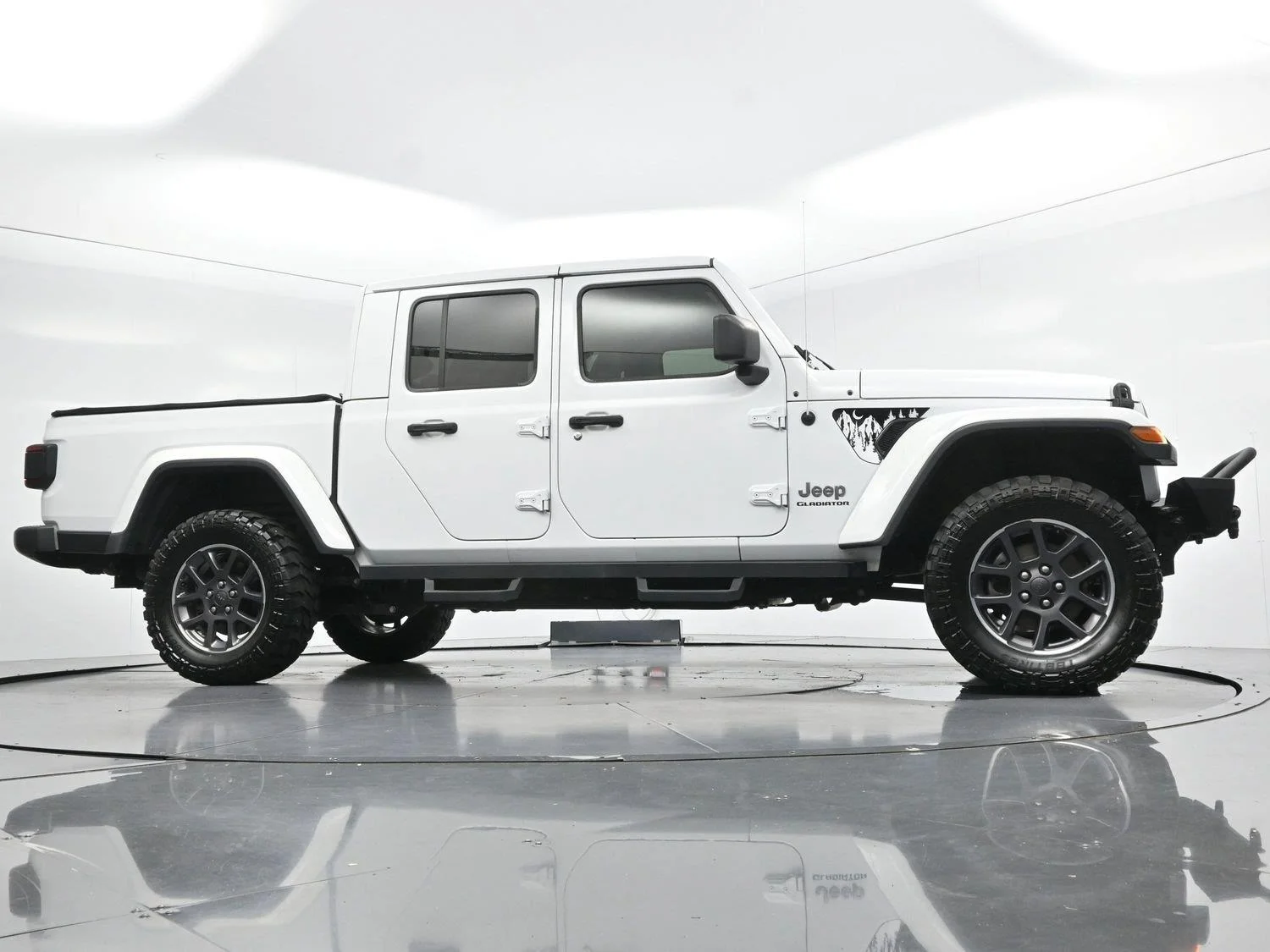 Used 2020 Bright White Clearcoat Jeep Overland image 40