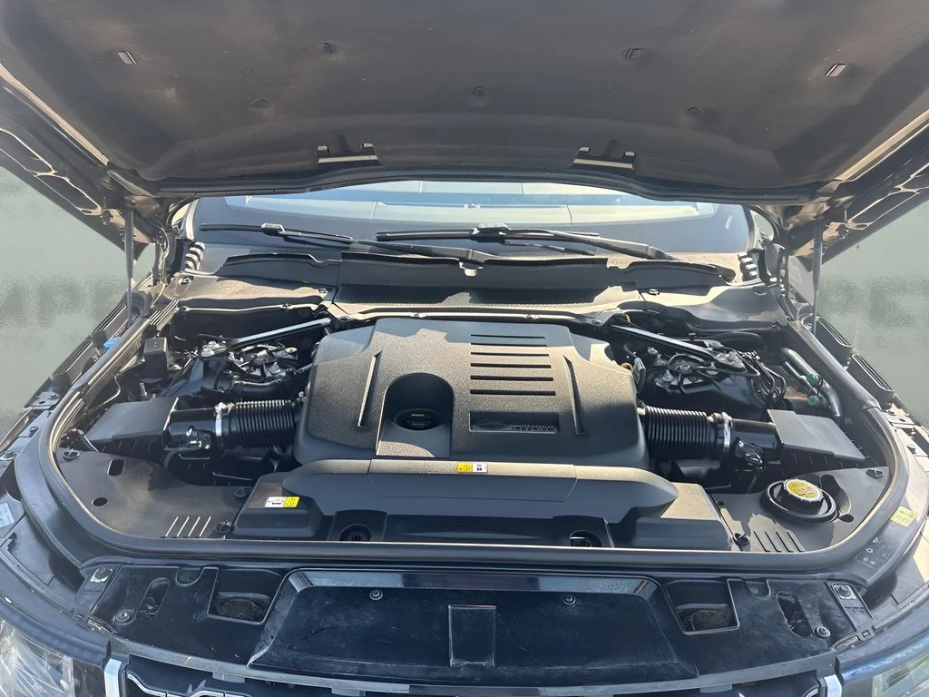 Used 2020 Black Land Rover HSE image 32