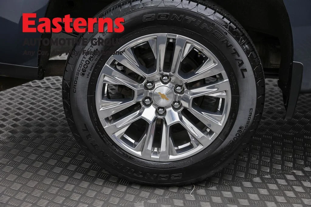 Used 2020 Gray Chevrolet LT image 28