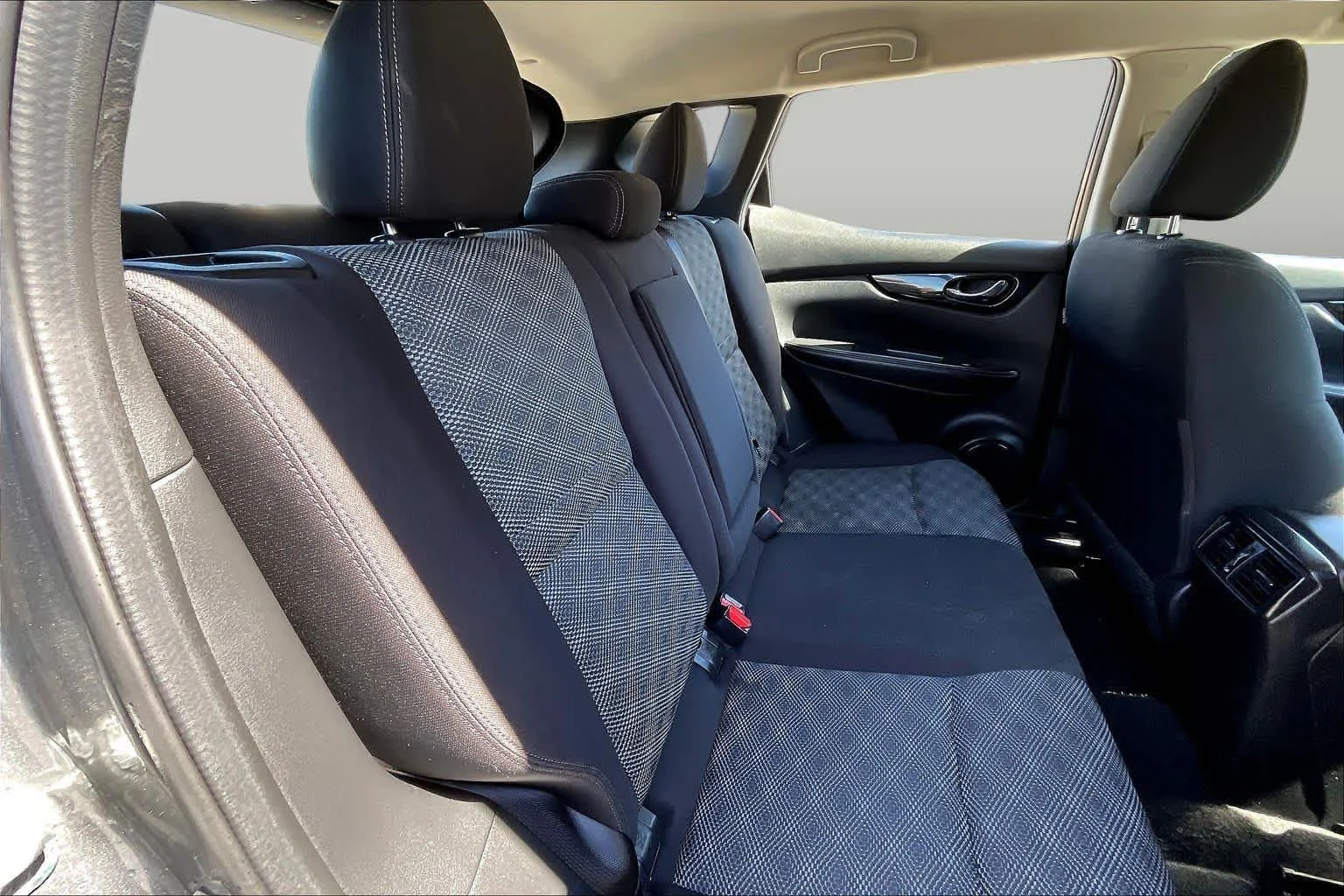Used 2018 Gun Metallic Nissan SV image 20