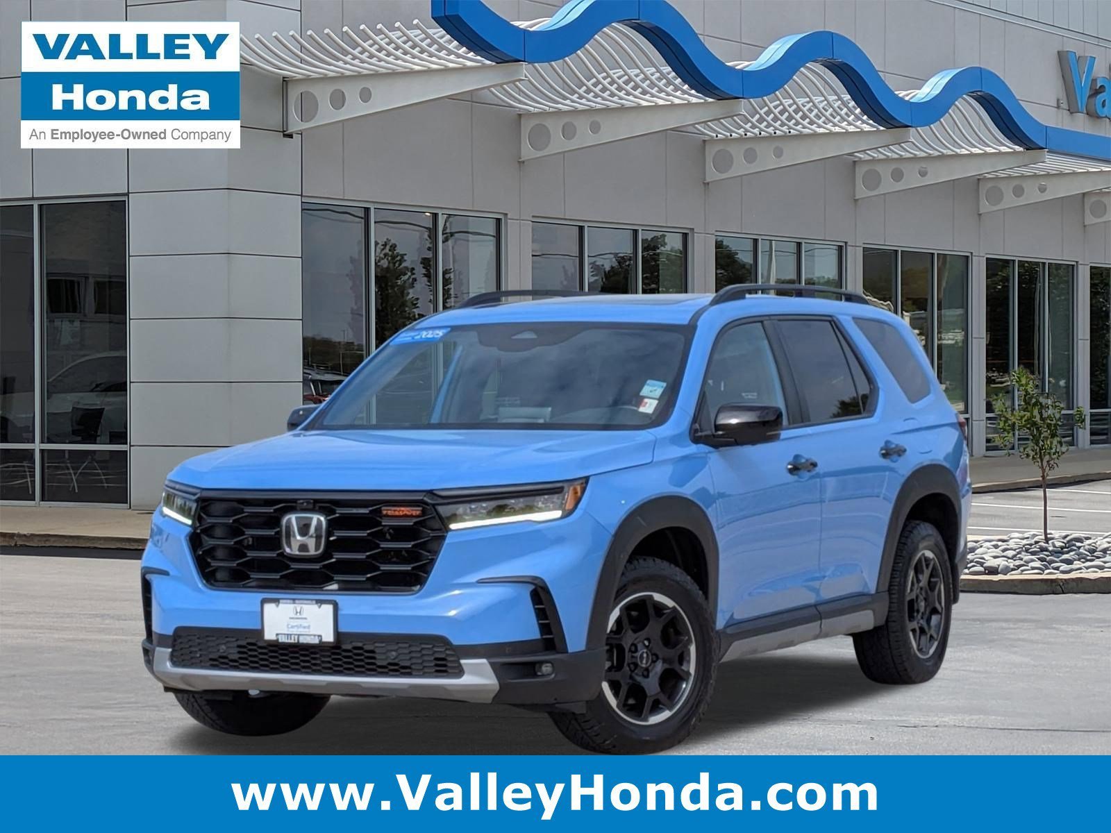 2025 Honda Pilot TrailSport AWD's photo