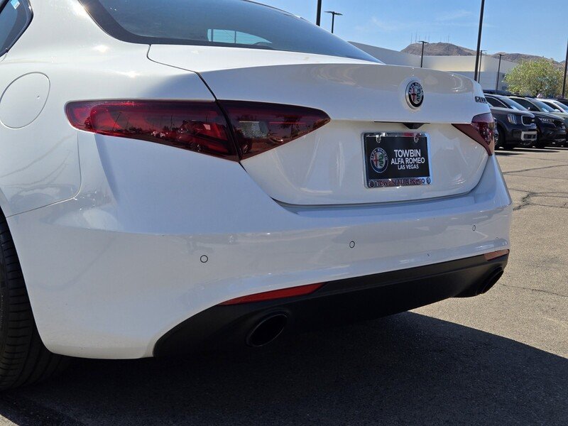 Used 2020 White Alfa Romeo RWD image 5