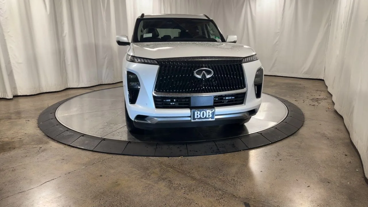 2025 INFINITI QX80 Sensory 4WD - Photo 4