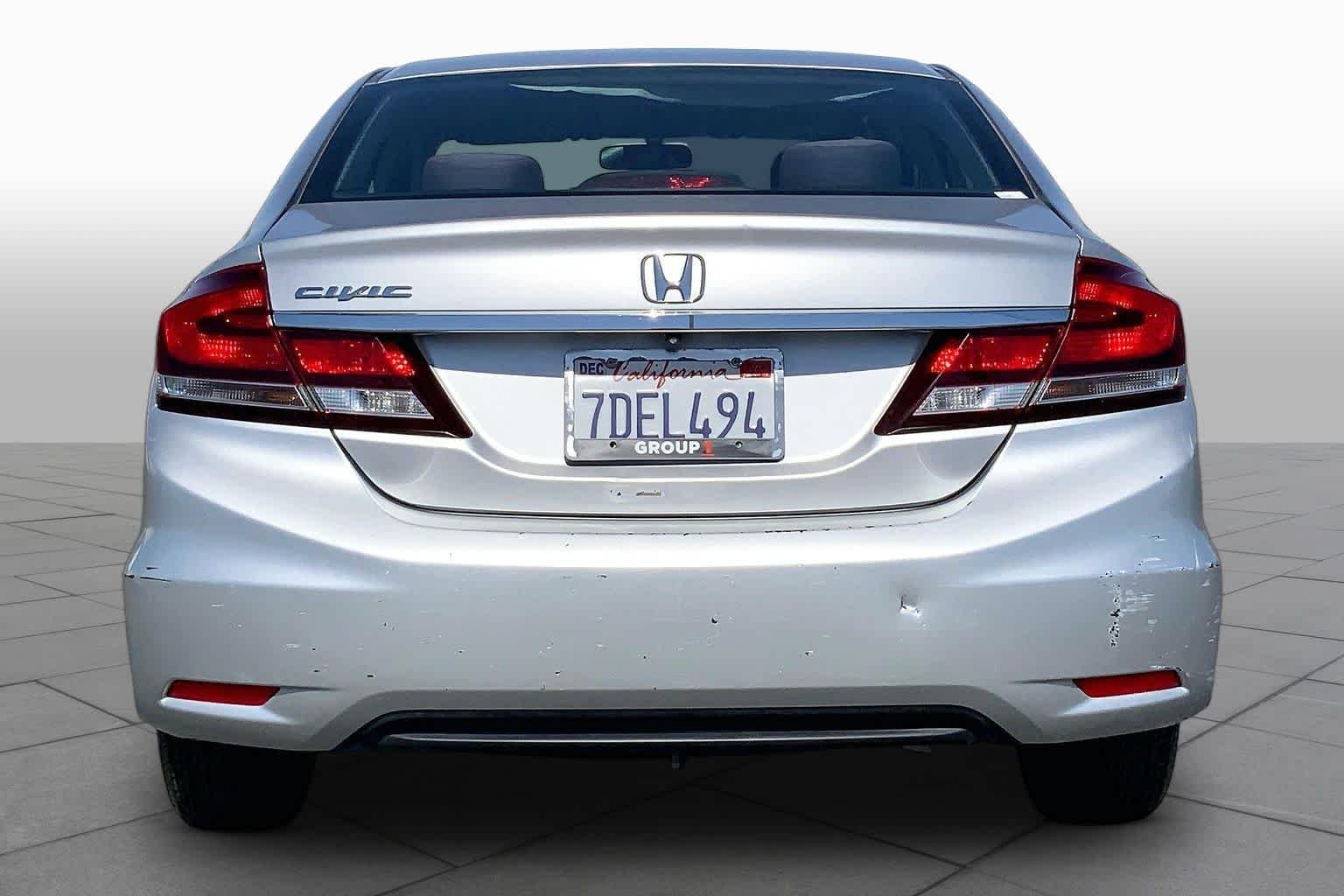 Used 2013 Alabaster Silver Metallic Honda LX image 4