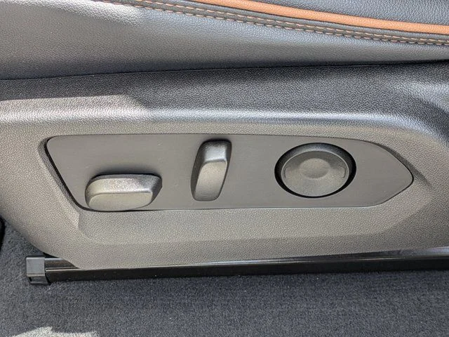 2025 GMC Canyon AT4 - Photo 20