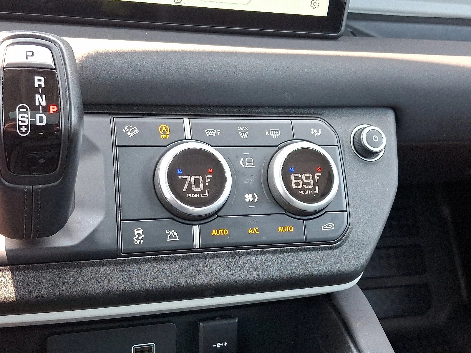 Used 2022 Eiger Grey Metallic   1Df Land Rover SE image 31