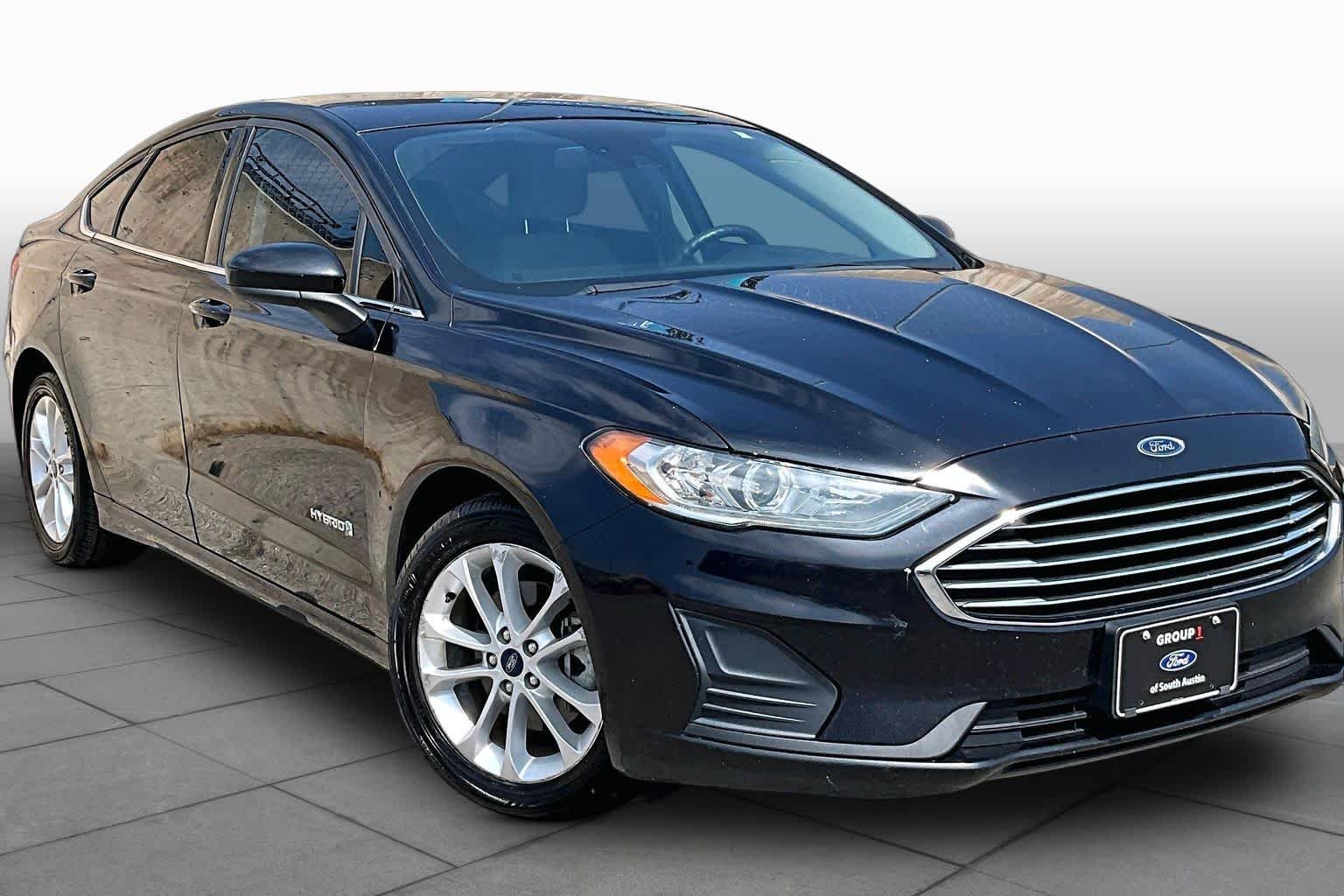 Pre-Owned 2019 Ford Fusion Hybrid SE