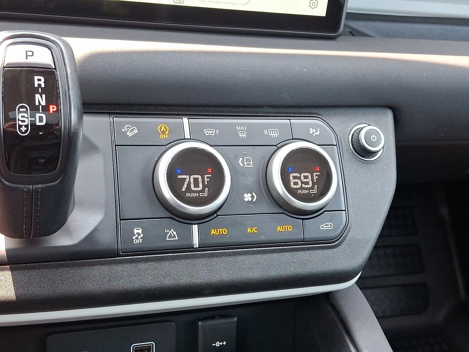 Certified Used 2022 Eiger Grey Metallic   1Df Land Rover SE image 31