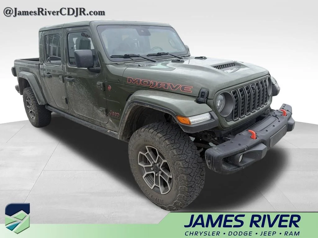 Used 2024 Green Jeep Mojave image 4