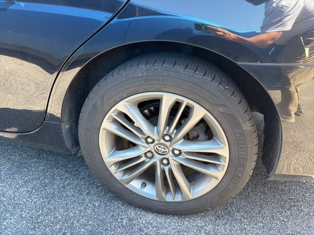 Used 2017 Black Toyota SE image 6