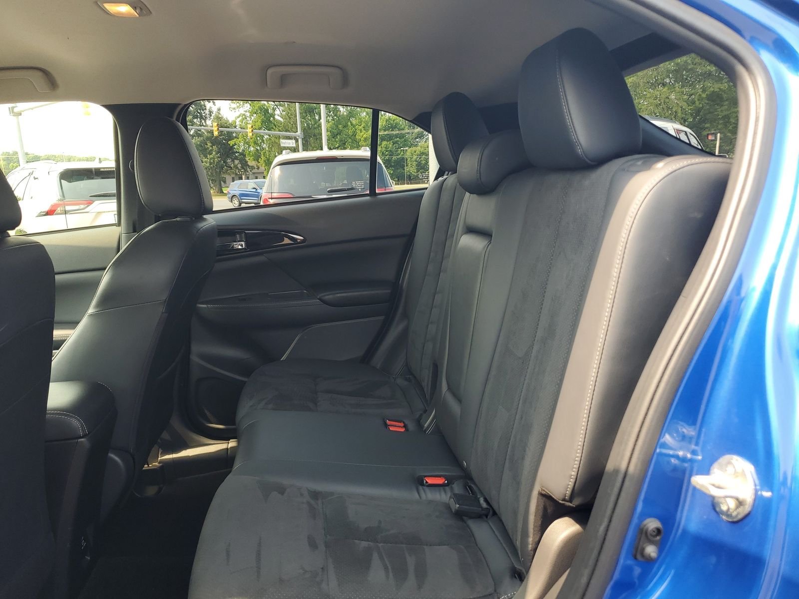 Used 2022 Blue Mitsubishi SE image 8
