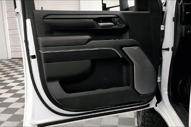 Used 2025 Summit White GMC AT4X image 21