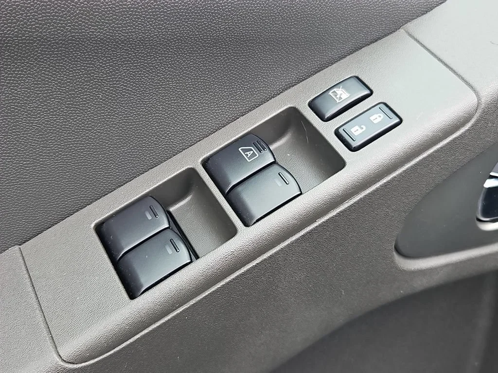 Used 2018 Gray Nissan PRO-4X image 11