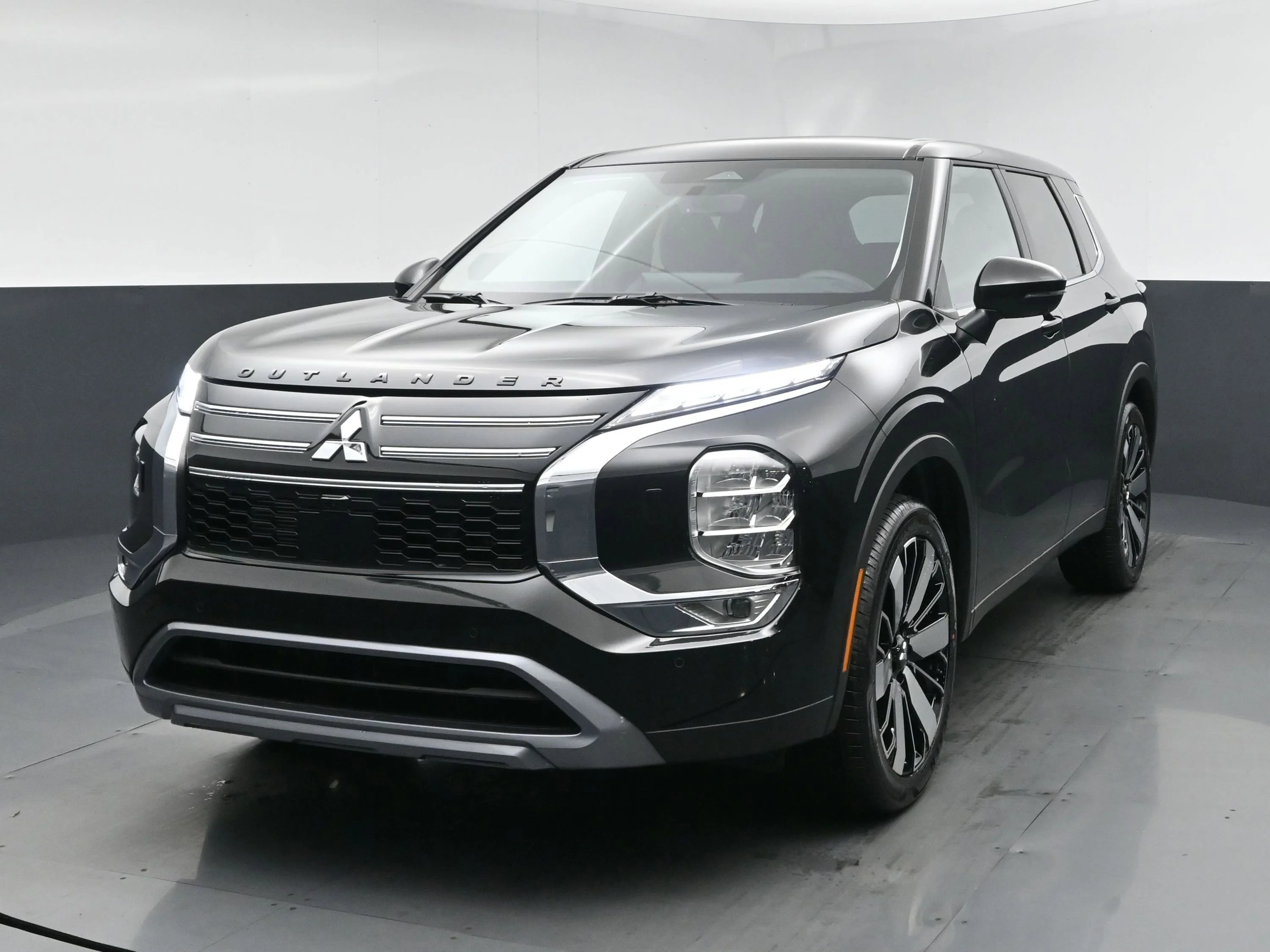 2026 Mitsubishi Outlander SE S-AWC's photo
