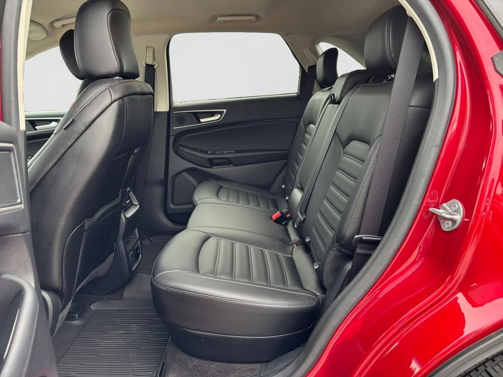 Used 2020 Red Ford SEL image 36