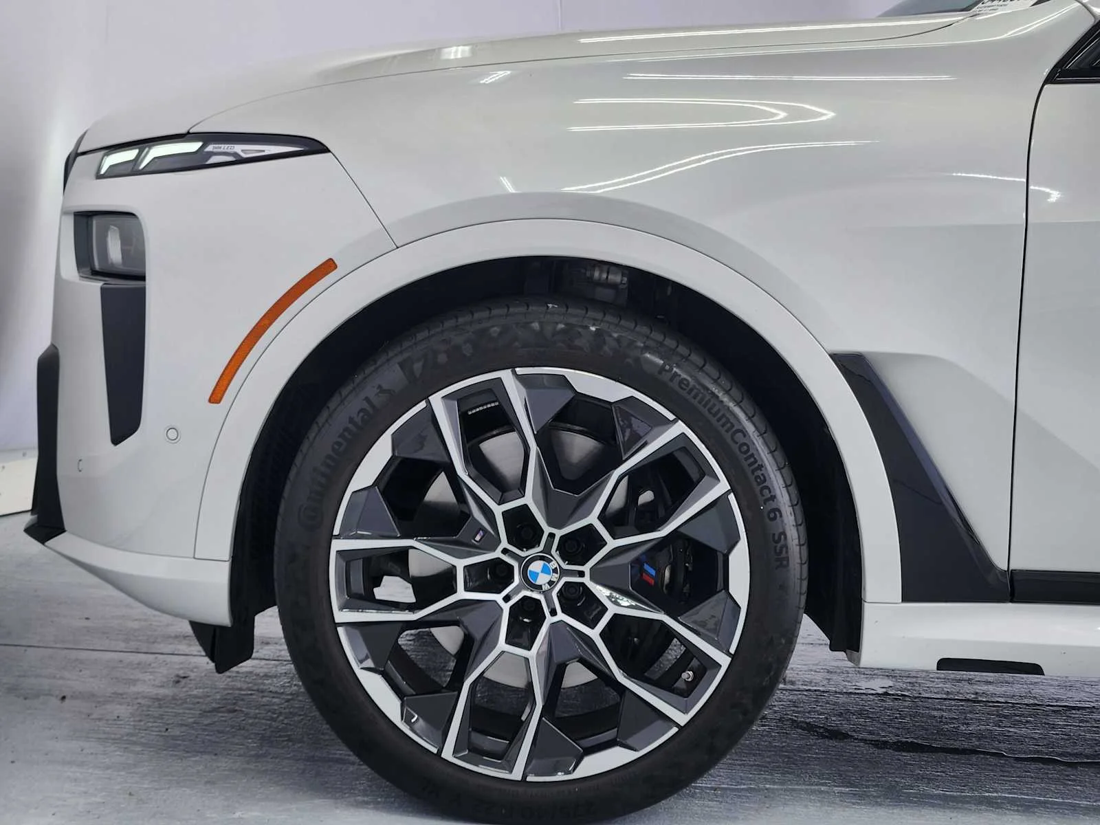 Certified Used 2024 Mineral White Metallic BMW xDrive40i image 6