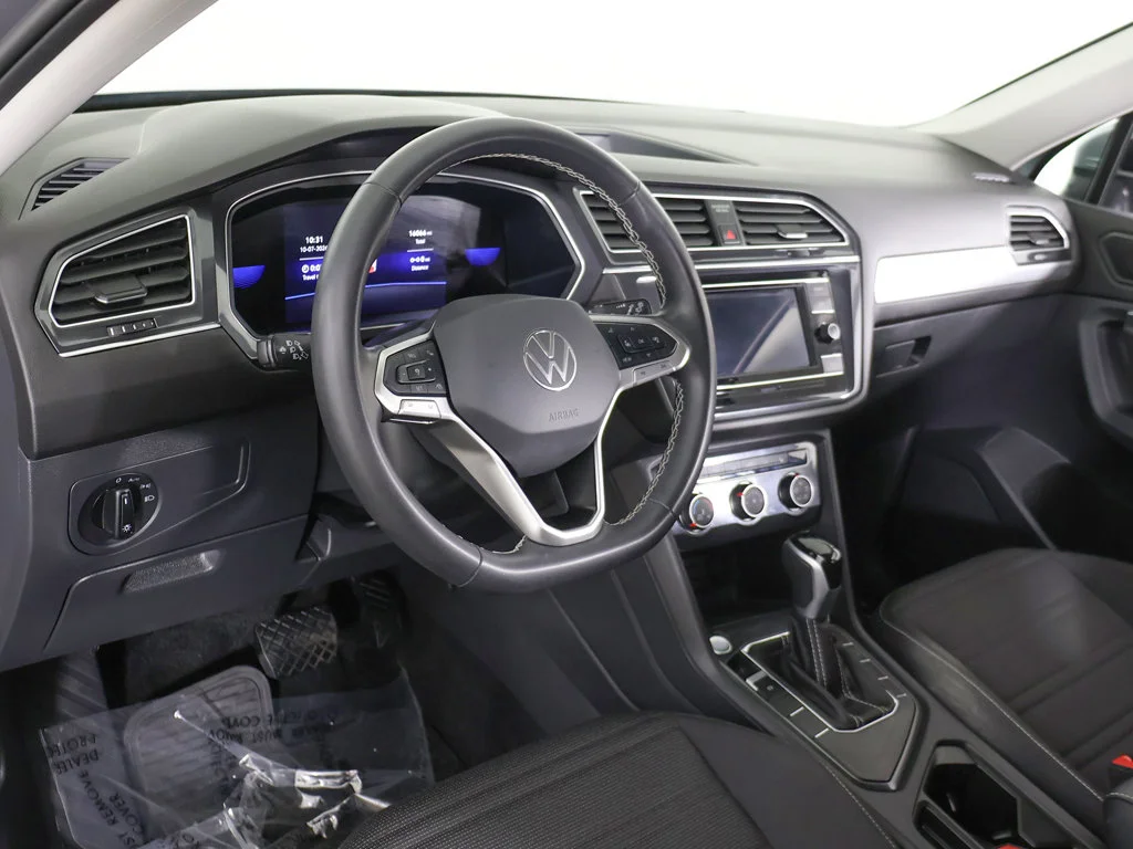 Used 2024 Silver Metallic Volkswagen 2.0T S image 27