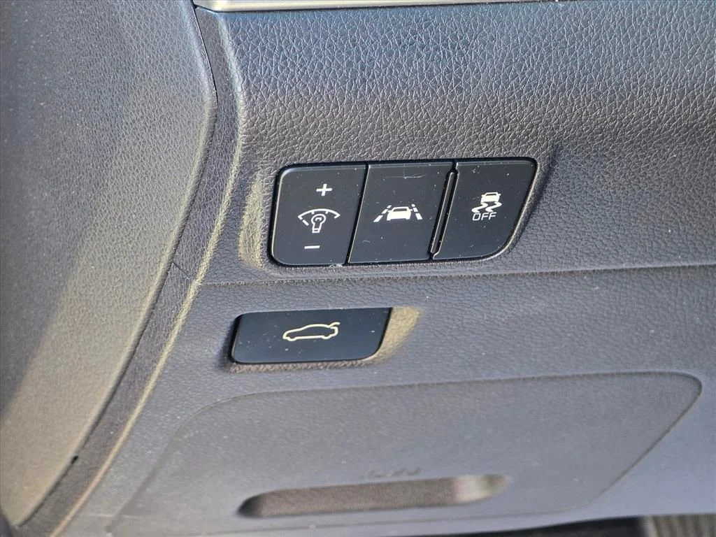 Used 2023 Red Kia GT-Line image 9