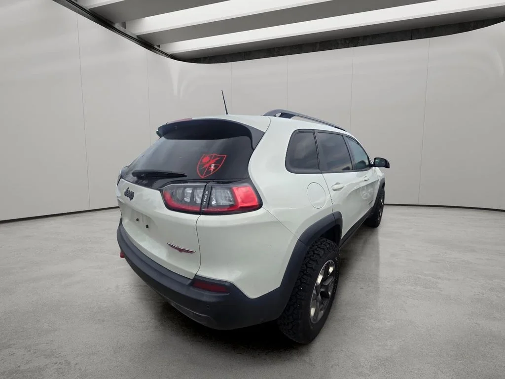 Used 2019 Pearl White Pearlcoat Jeep Trailhawk image 4
