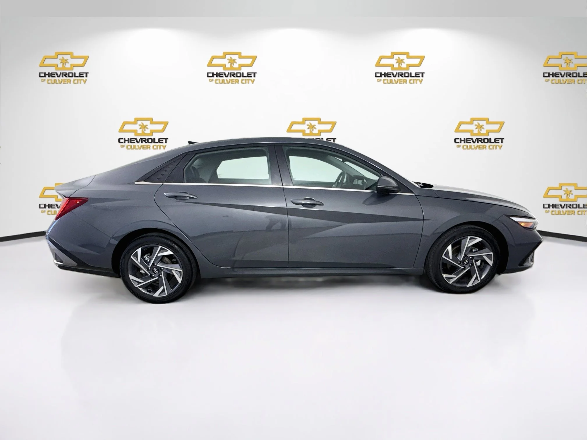 Used 2025  Hyundai Limited image 9