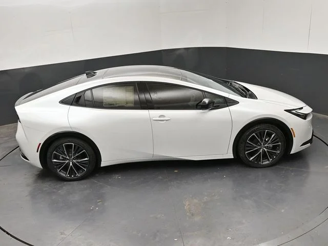 New 2026 Wind Chill Pearl <sup>1</sup> Toyota  XLE image 31