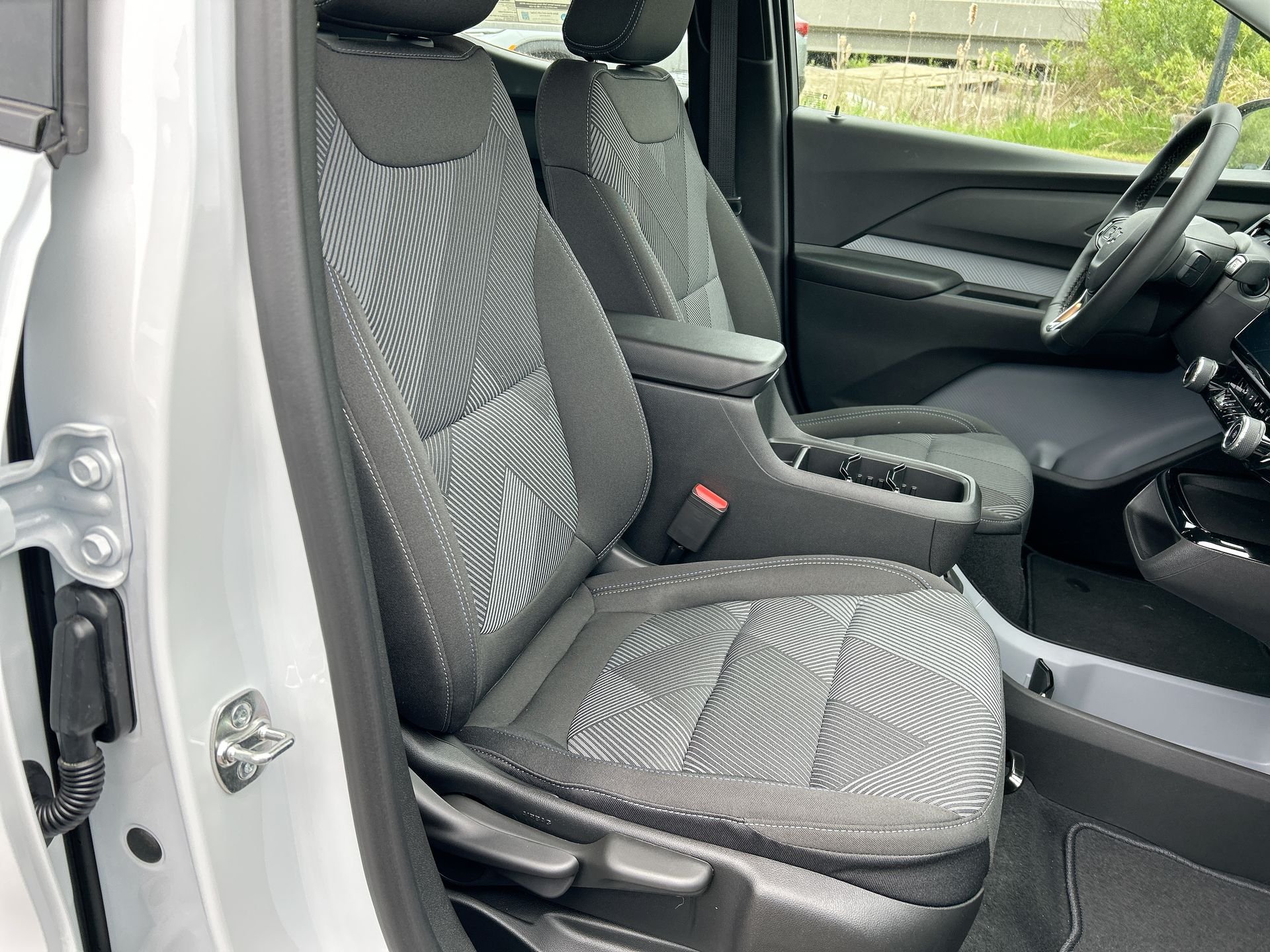 New 2027 Summit White Chevrolet LT image 26