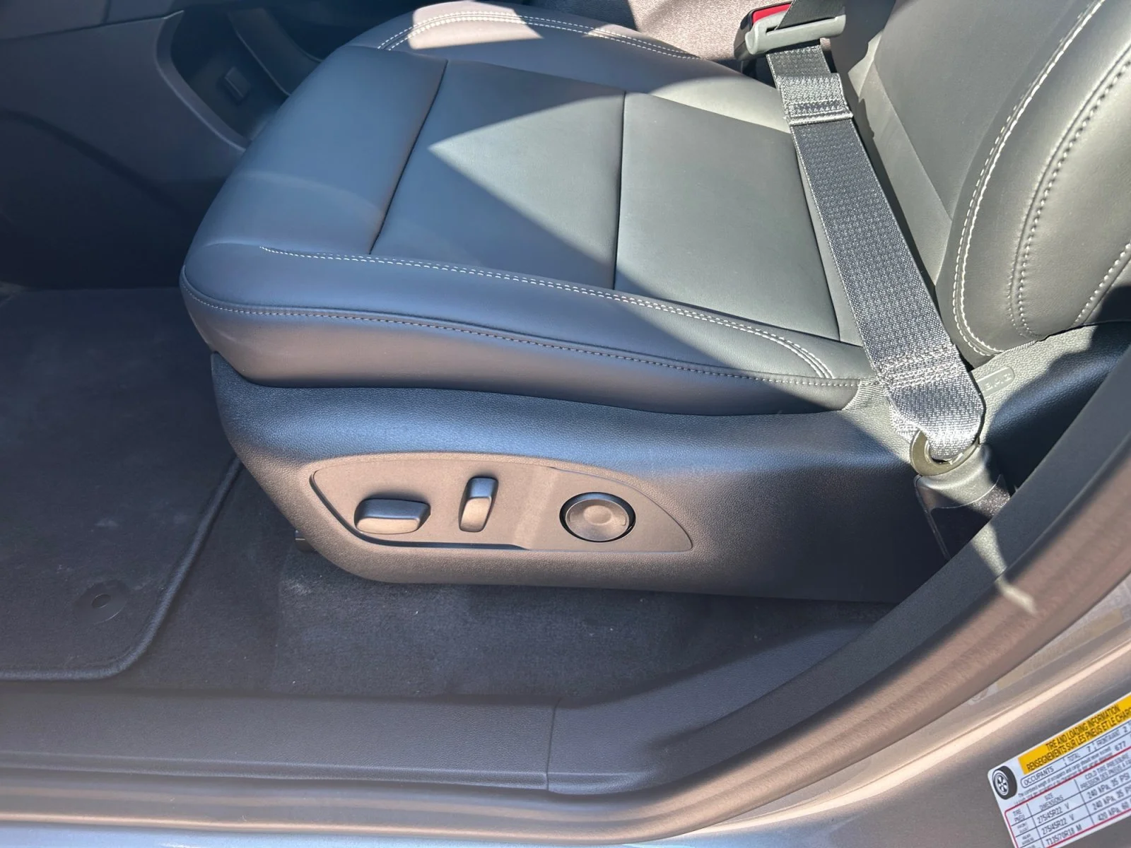 New 2026 Sterling Metallic GMC Elevation AWD image 15