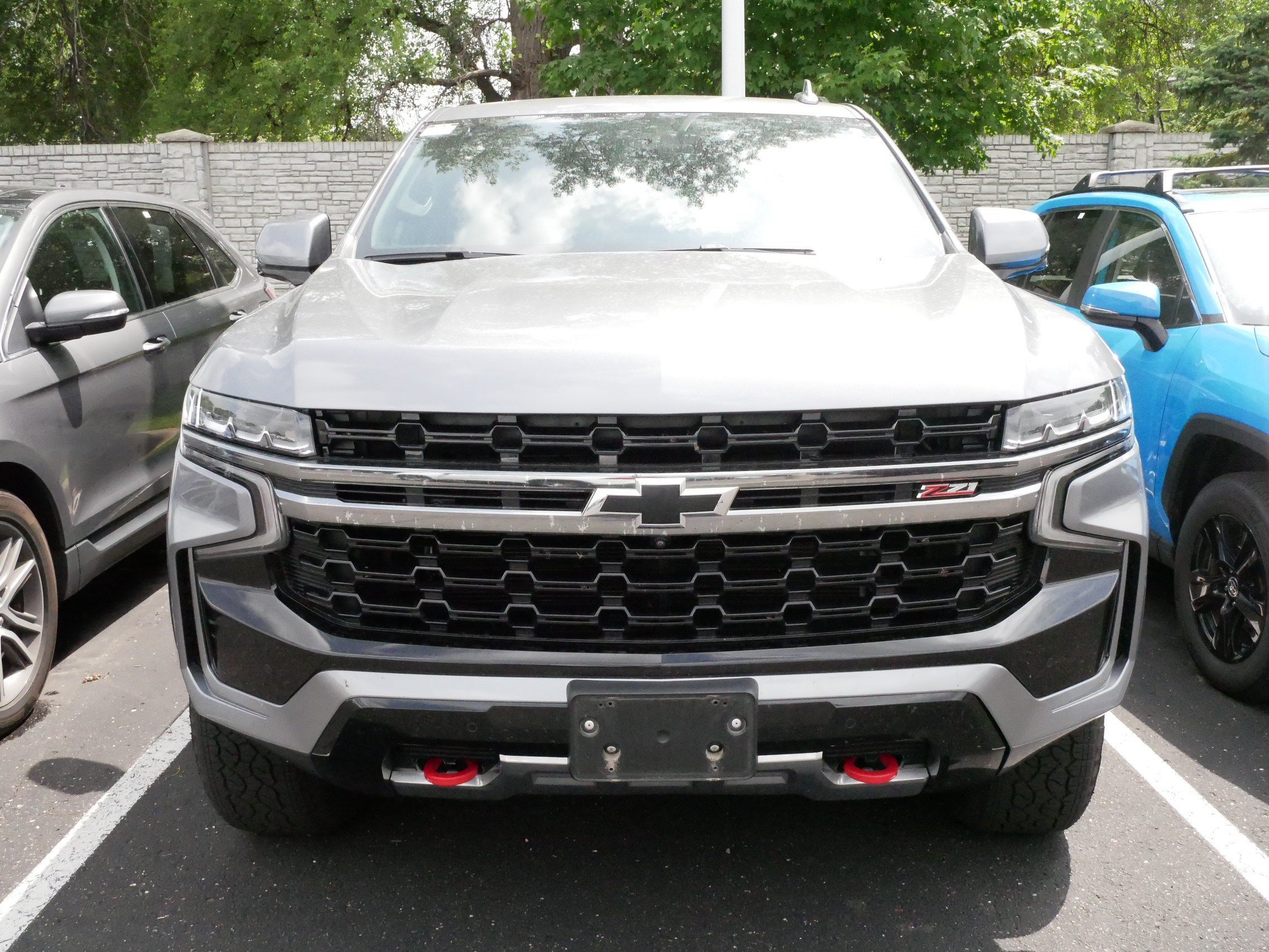 Used 2022 Chevrolet Suburban Z71 with VIN 1GNSKDKD6NR266255 for sale in Brooklyn Center, Minnesota