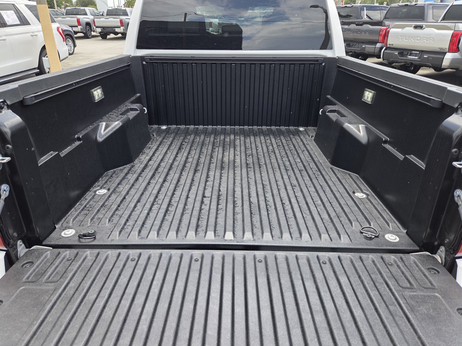 Used 2025 Ice Cap Toyota SR5 image 8