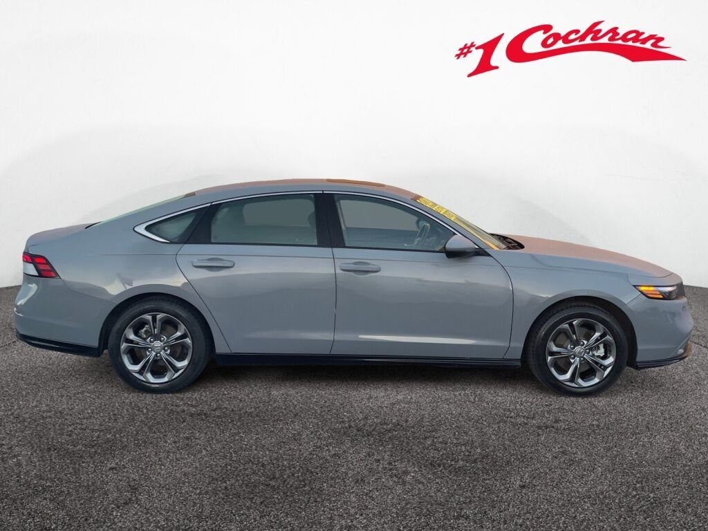 Used 2024 Urban Gray Pearl Honda EX-L image 27