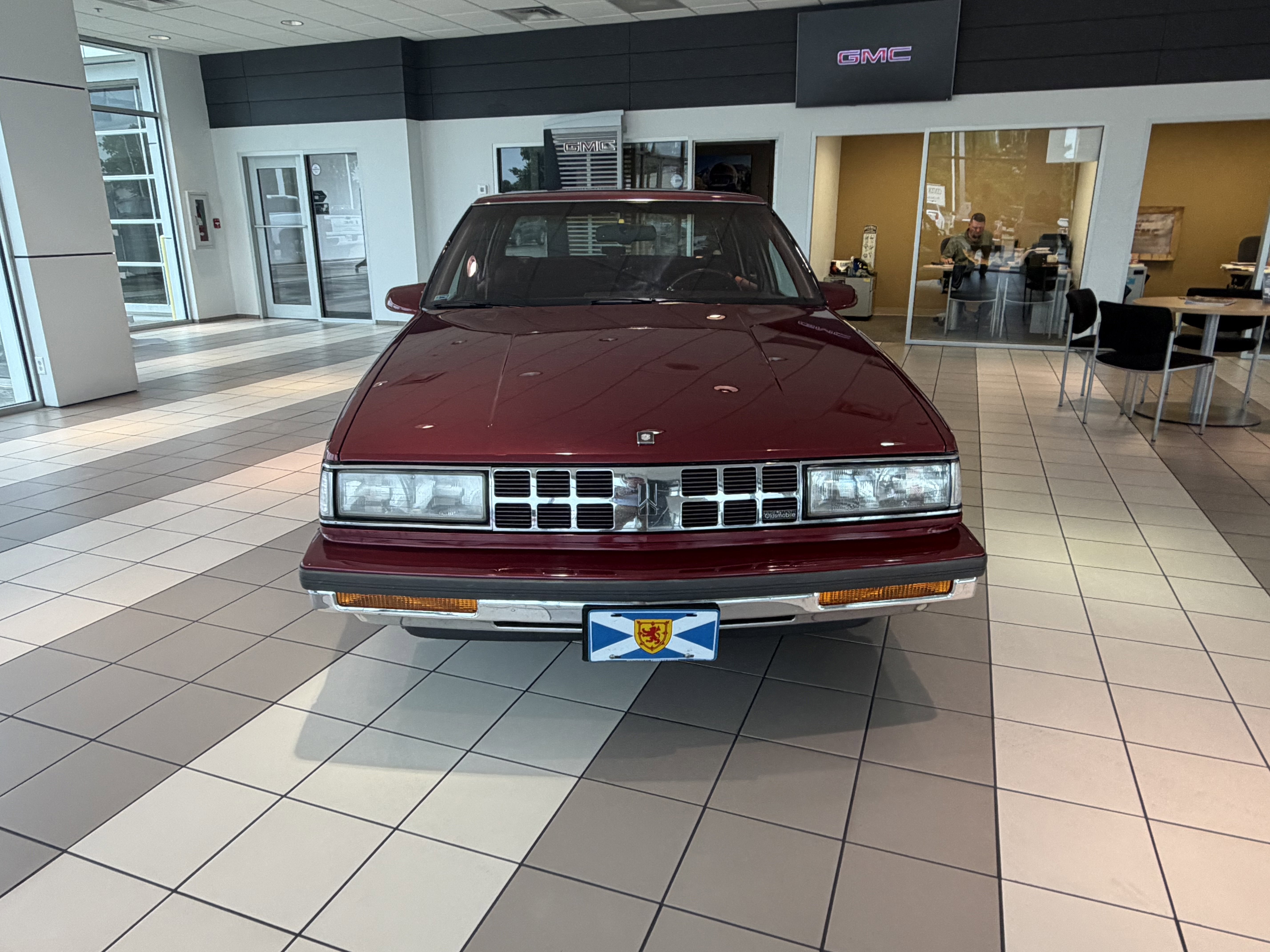 Used 1989 Burgandy Oldsmobile Regency Brougham image 2