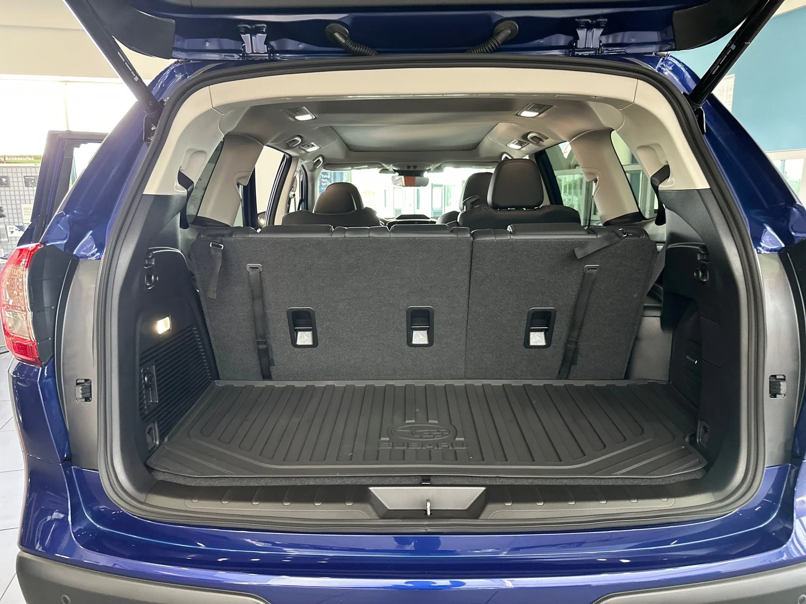 New 2026 SAPPHIRE BLUE PEARL Subaru Limited 7-Passenger image 9