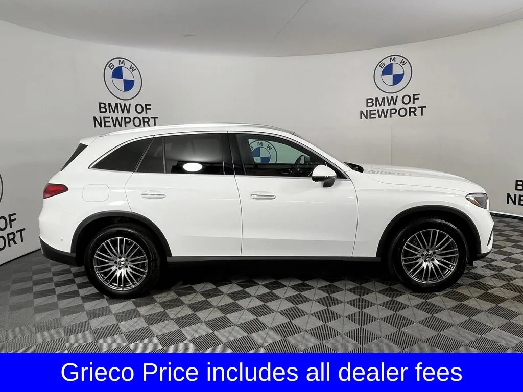 Used 2025  Mercedes-Benz GLC 300 image 11