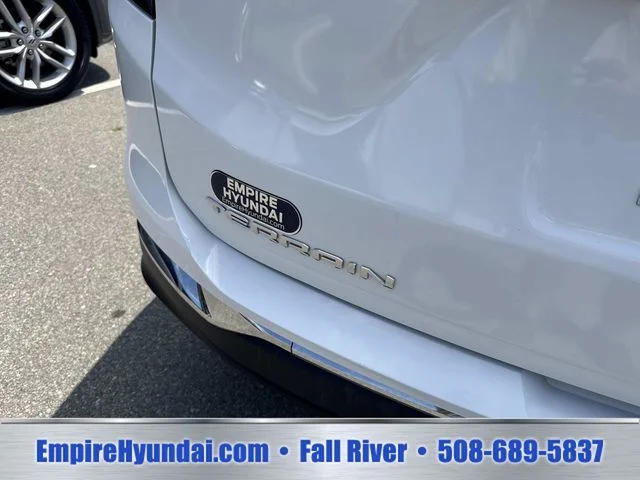 Used 2024 White GMC SLT image 5
