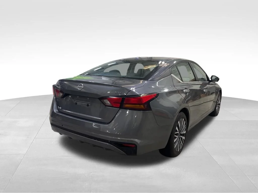 Used 2024 Gray Nissan 2.5 SV image 5