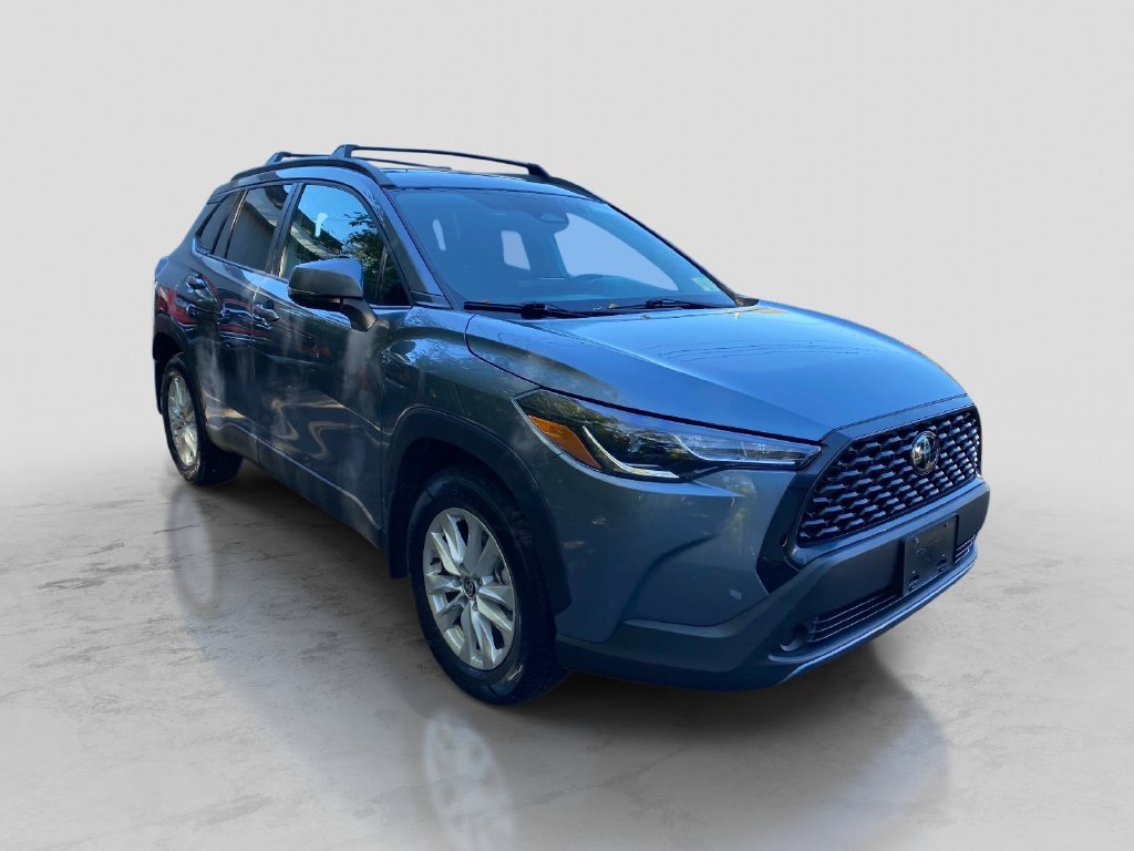 Used 2023  Toyota LE image 10