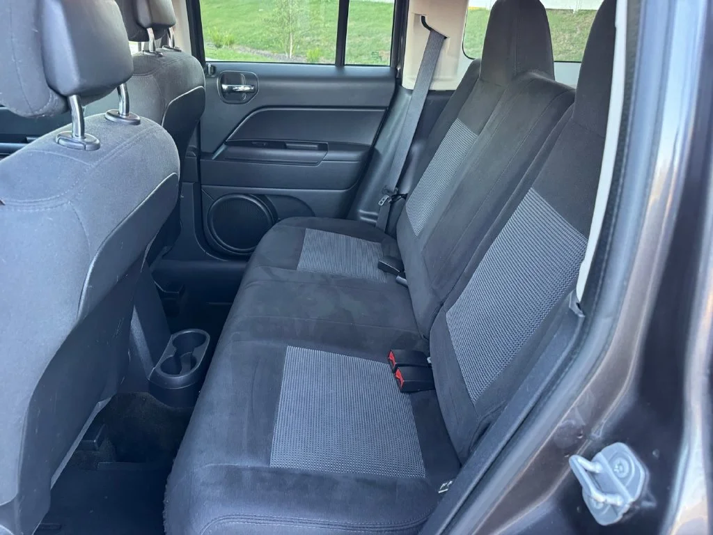 Used 2016 Gray Jeep Latitude image 10
