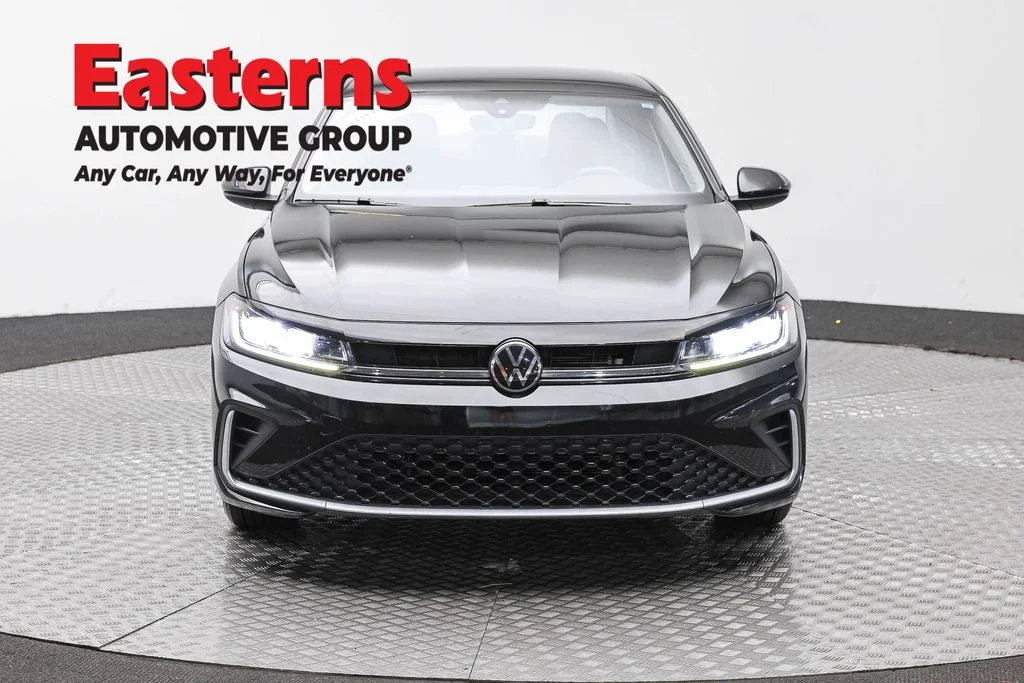 Used 2025 Black Volkswagen 1.5T SE image 2