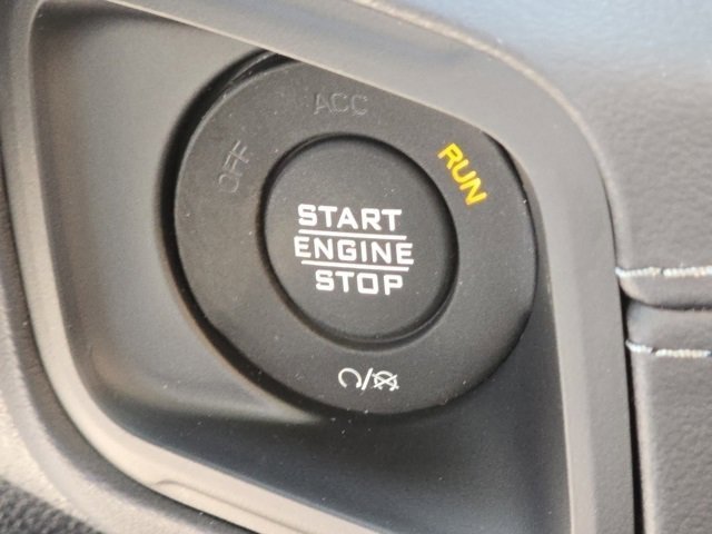 Used 2025 Bright White Clearcoat Jeep Rubicon image 15