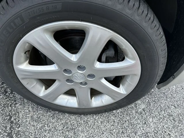 Used 2015 White Buick Premium image 21
