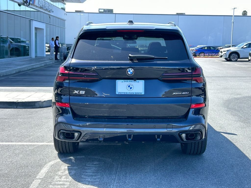 New 2026 Carbon Black Metallic BMW xDrive40i image 4